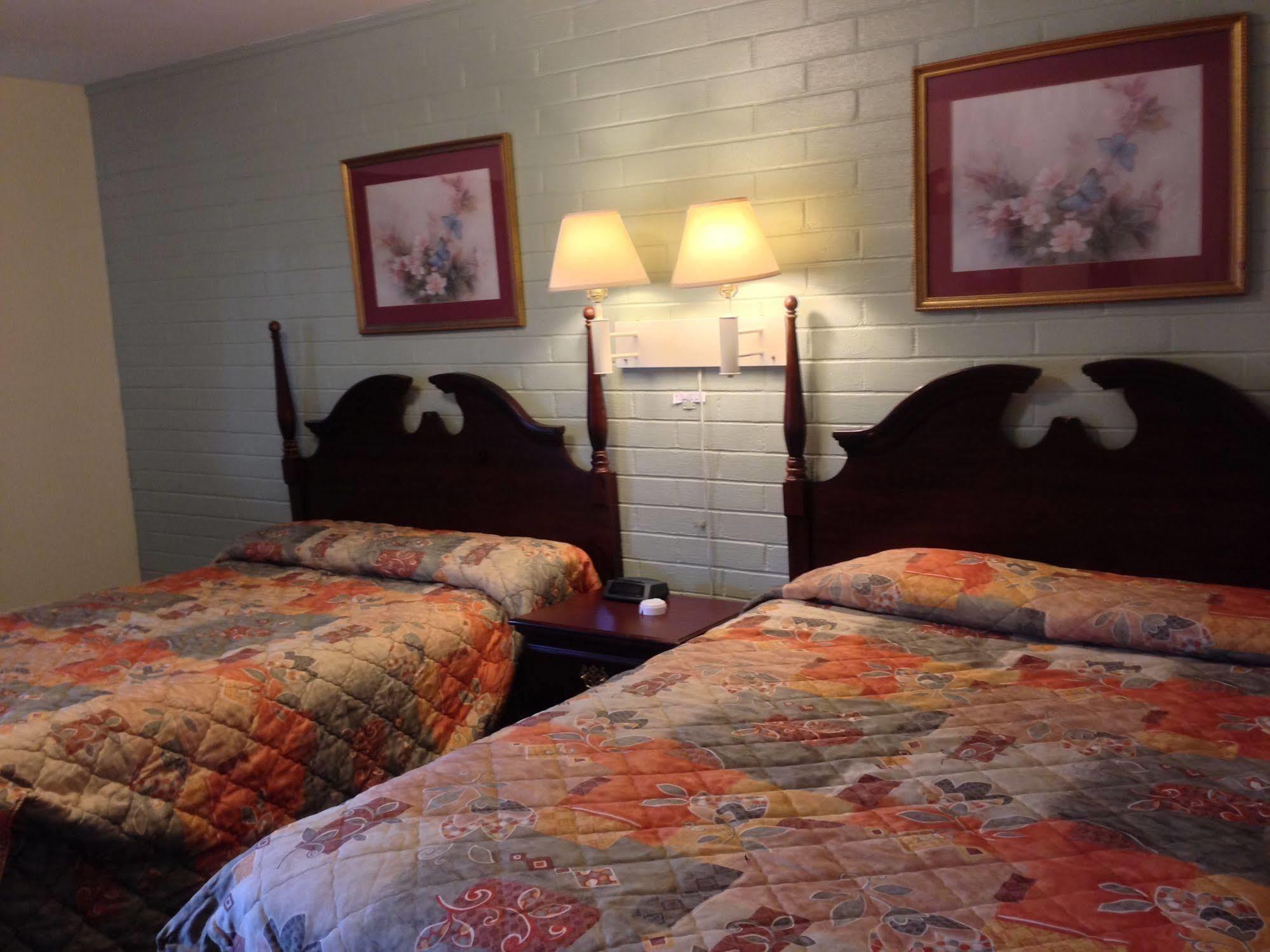 Villa Rosa Motel Painesville ภายนอก รูปภาพ