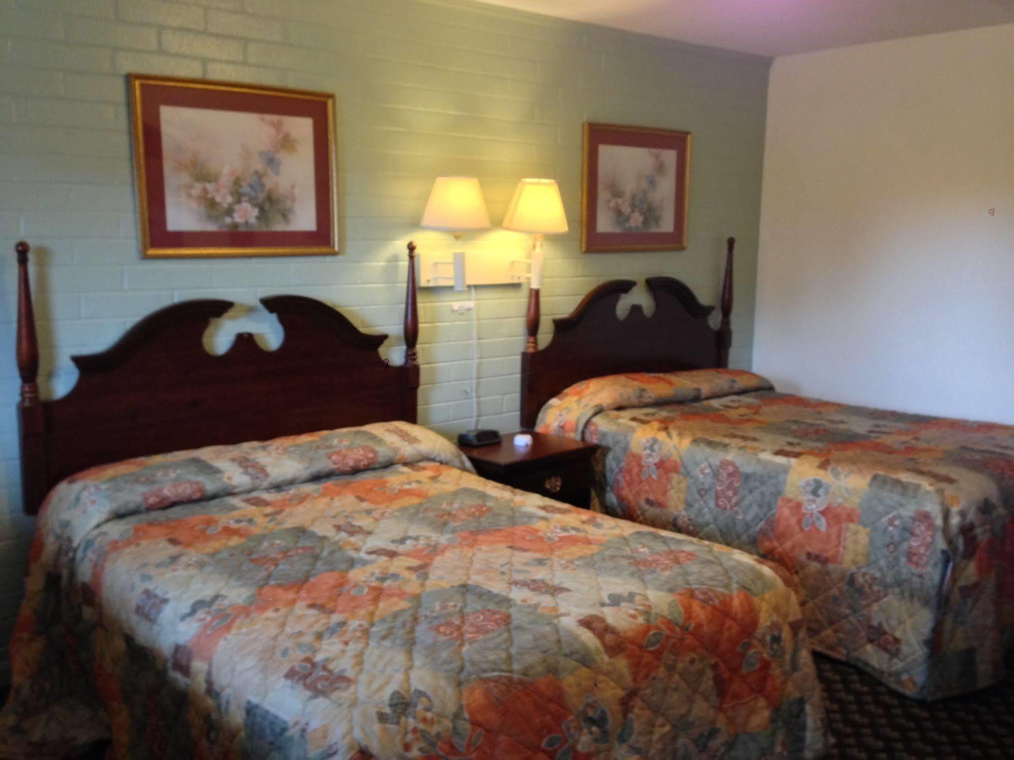 Villa Rosa Motel Painesville ภายนอก รูปภาพ