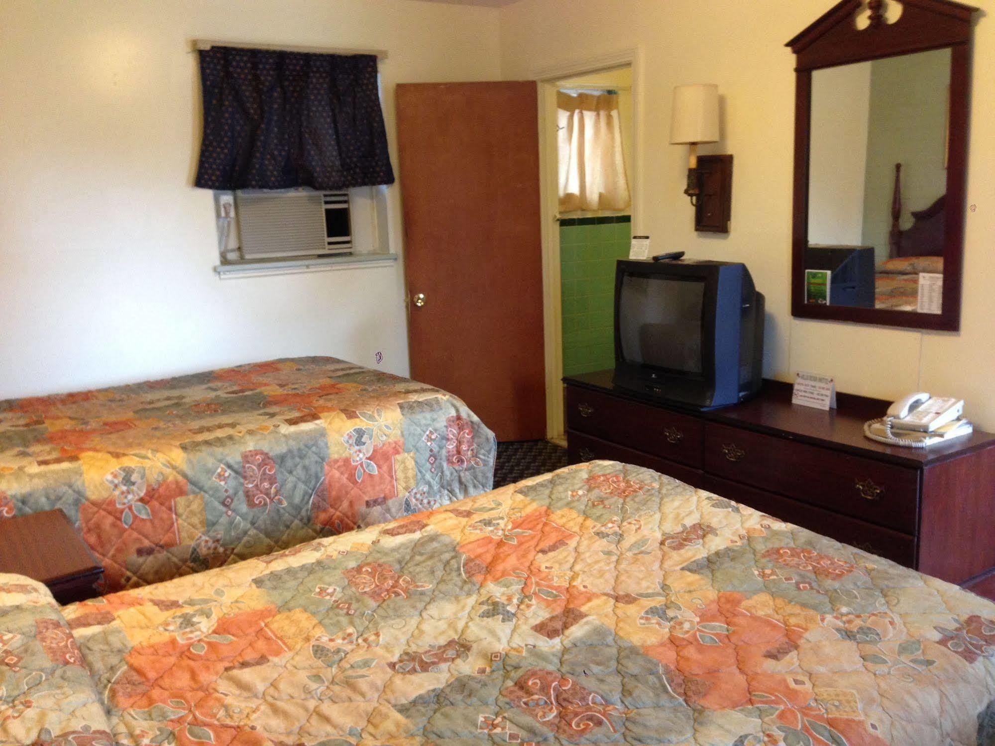 Villa Rosa Motel Painesville ภายนอก รูปภาพ